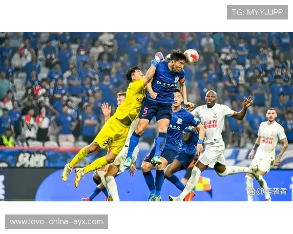 夏窗头条：冬窗重磅回归，球迷沸腾！