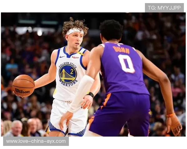 布克连续突破得手,凤凰城攻防转换高效