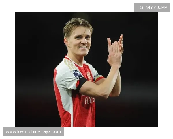 厄德高前插送出直塞，厄德高首秀