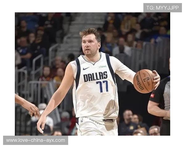 威少22分7助攻正面对轰东契奇：野性与智慧的巅峰对撞