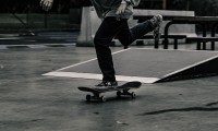 由于 2026 汤尤杯在丹麦举行，安赛龙作为东道主代表在开幕式中用中文致辞。